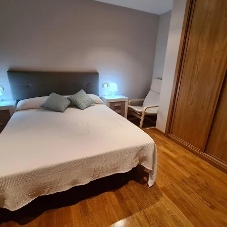 Apartamentos Vive Viveiro Exterior photo